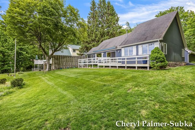 8409 Chuckanut Drive, Montague, MI 49437