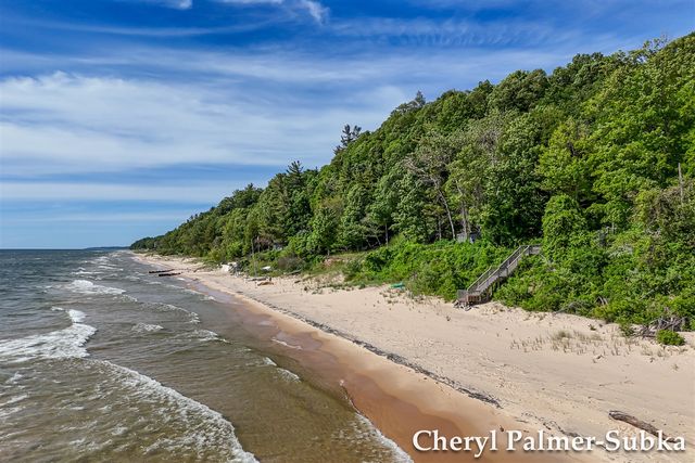 8409 Chuckanut Drive, Montague, MI 49437