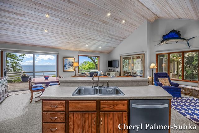 8409 Chuckanut Drive, Montague, MI 49437