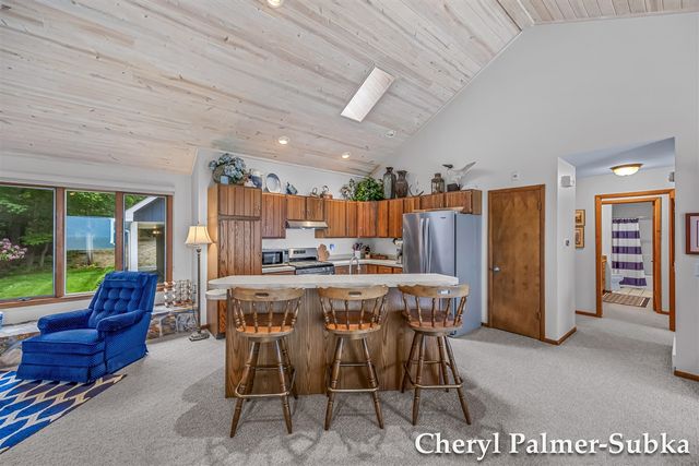 8409 Chuckanut Drive, Montague, MI 49437