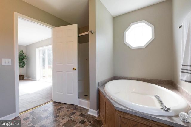 125 KINGS ORCHARD LN, Montross, VA 22520