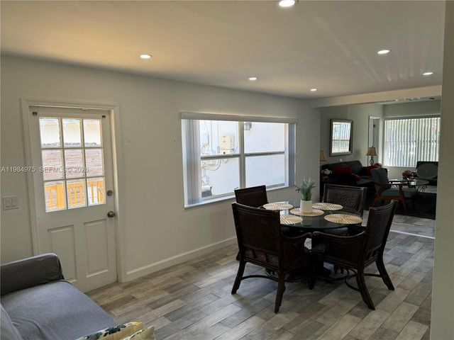 2247 Jackson St, Hollywood, FL 33020