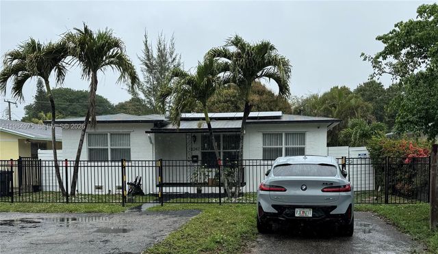 2247 Jackson St, Hollywood, FL 33020