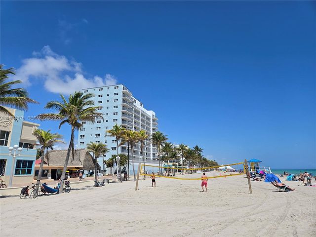 2247 Jackson St, Hollywood, FL 33020