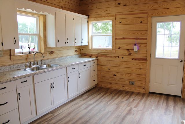 118 College Street, Hardin, KY 42048