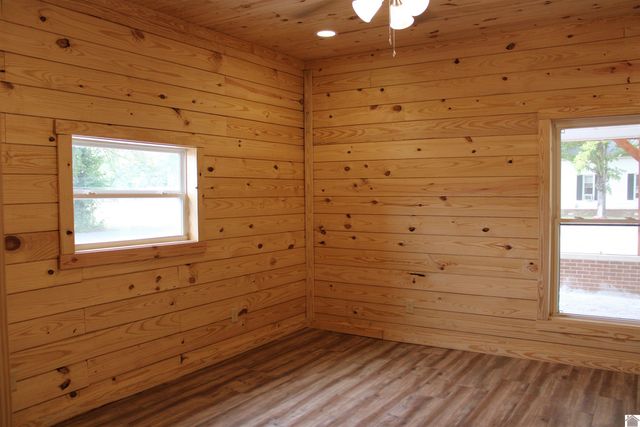 118 College Street, Hardin, KY 42048