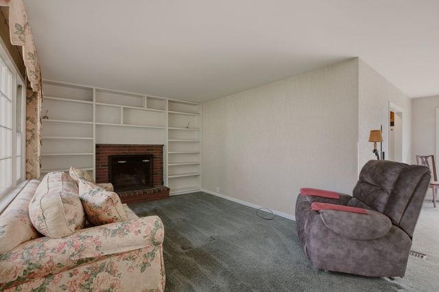 66 Eleanor St, Dartmouth, MA 02747