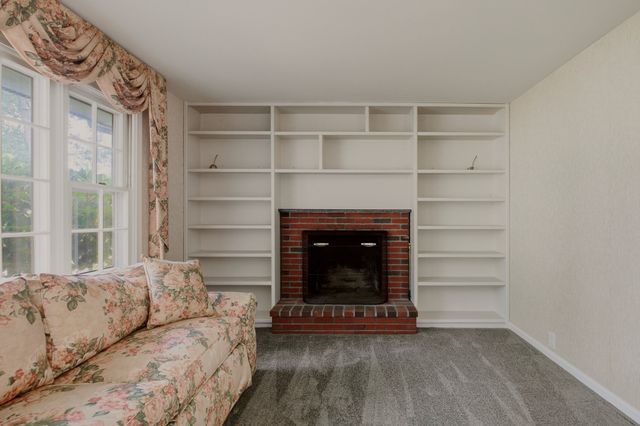 66 Eleanor St, Dartmouth, MA 02747