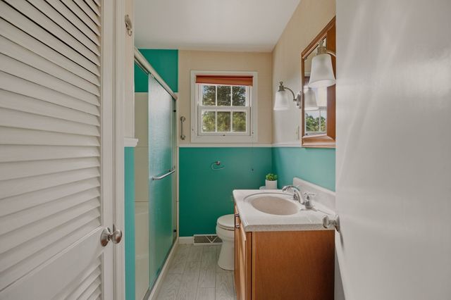 66 Eleanor St, Dartmouth, MA 02747