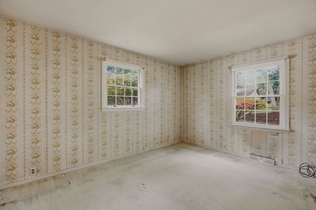 66 Eleanor St, Dartmouth, MA 02747