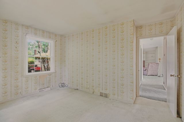 66 Eleanor St, Dartmouth, MA 02747