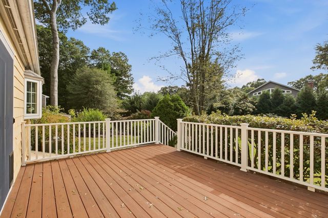 66 Eleanor St, Dartmouth, MA 02747