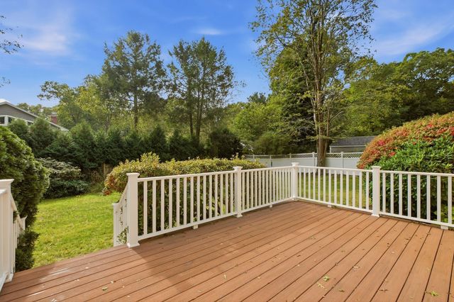 66 Eleanor St, Dartmouth, MA 02747