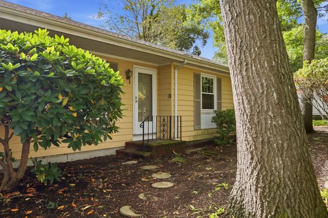 66 Eleanor St, Dartmouth, MA 02747