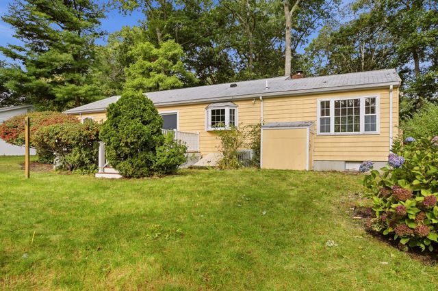 66 Eleanor St, Dartmouth, MA 02747