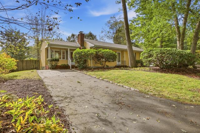 66 Eleanor St, Dartmouth, MA 02747