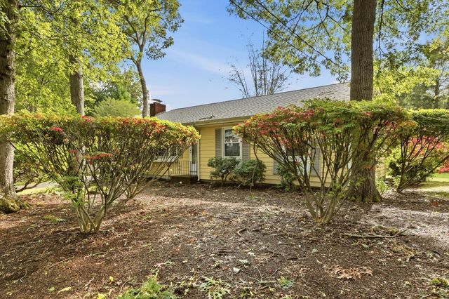 66 Eleanor St, Dartmouth, MA 02747