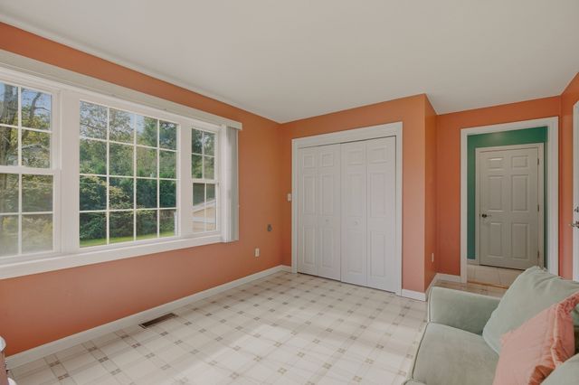 66 Eleanor St, Dartmouth, MA 02747
