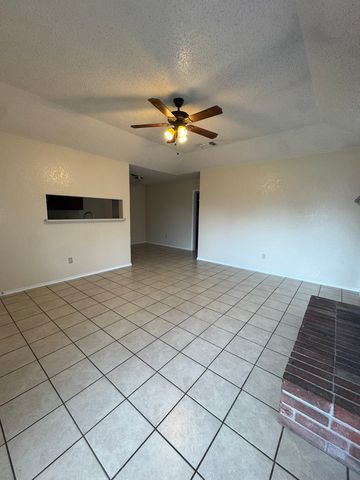 4516 Spinnaker Court, Fort Worth, TX 76135