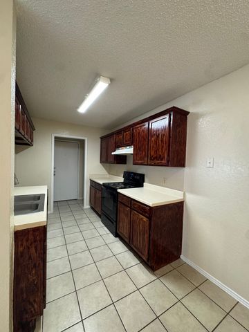 4516 Spinnaker Court, Fort Worth, TX 76135