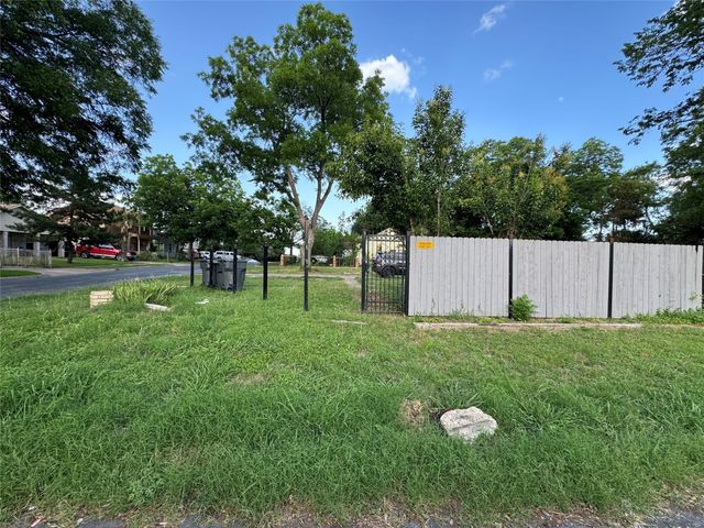 3300 Jerome Street, Dallas, TX 75223