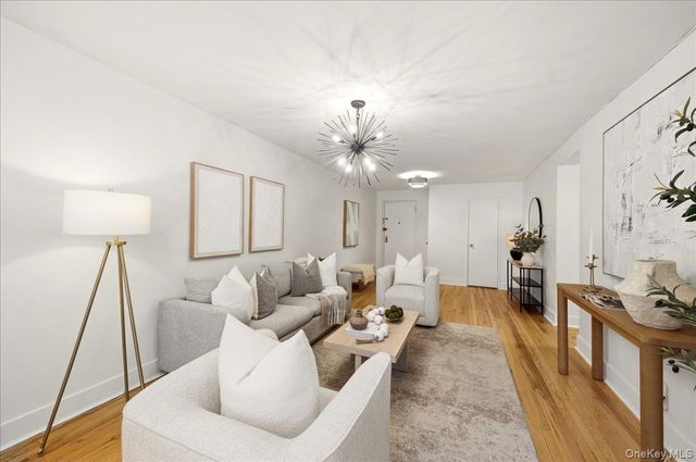 610 Waring Avenue 2H, Bronx, NY 10467