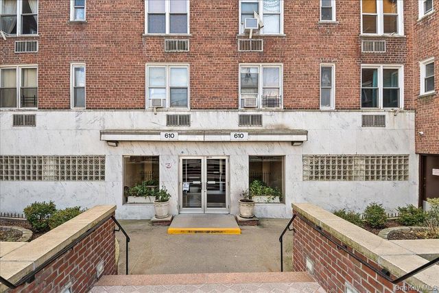 610 Waring Avenue 2H, Bronx, NY 10467