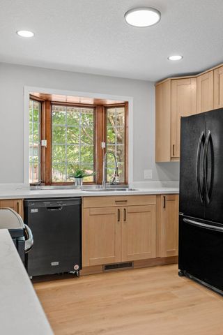 9665 106th Avenue N, Maple Grove, MN 55369