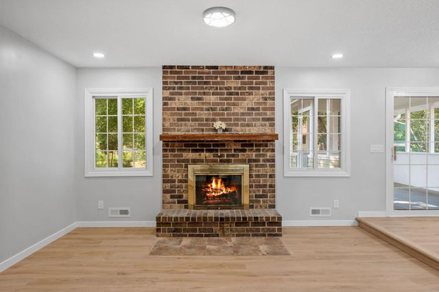 9665 106th Avenue N, Maple Grove, MN 55369