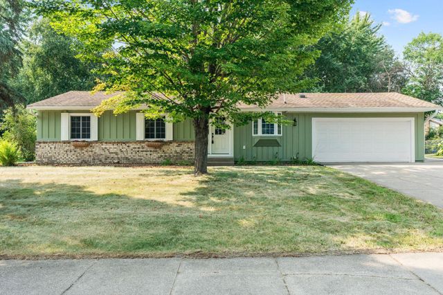 9665 106th Avenue N, Maple Grove, MN 55369
