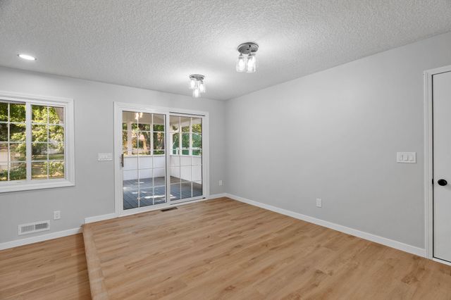 9665 106th Avenue N, Maple Grove, MN 55369