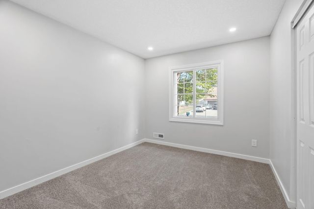 9665 106th Avenue N, Maple Grove, MN 55369