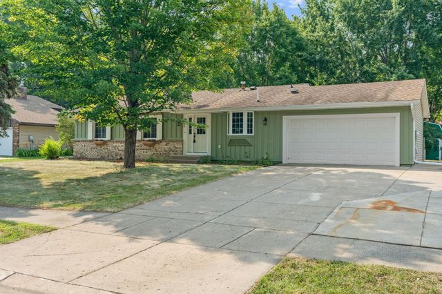 9665 106th Avenue N, Maple Grove, MN 55369