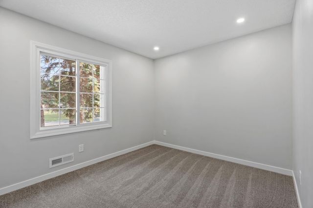 9665 106th Avenue N, Maple Grove, MN 55369