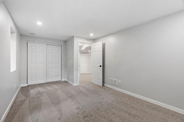 9665 106th Avenue N, Maple Grove, MN 55369