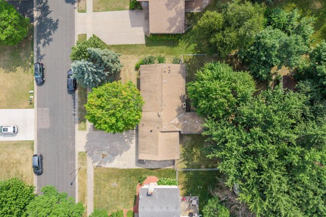 9665 106th Avenue N, Maple Grove, MN 55369