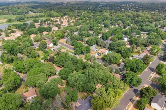 9665 106th Avenue N, Maple Grove, MN 55369