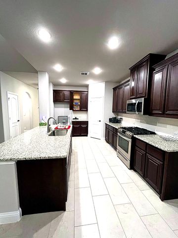 2909 Parkwood Circle, Denton, TX 76226