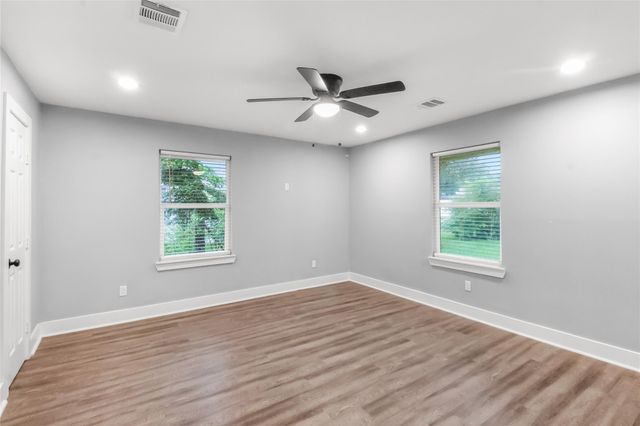 5105 Oak Avenue, Pasadena, TX 77503