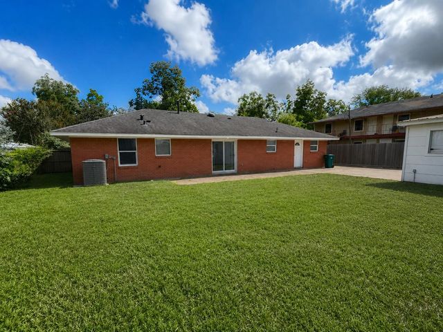 5105 Oak Avenue, Pasadena, TX 77503