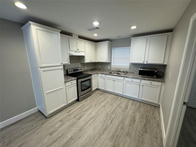 5105 Oak Avenue, Pasadena, TX 77503