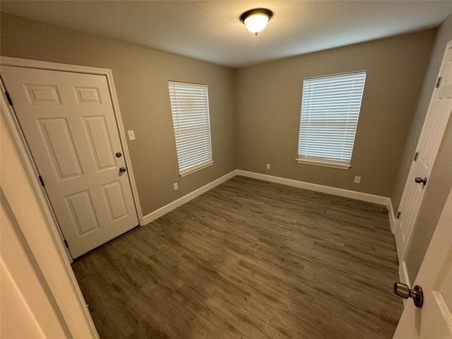 5105 Oak Avenue, Pasadena, TX 77503