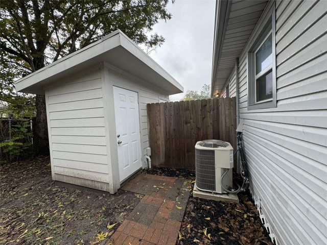 5105 Oak Avenue, Pasadena, TX 77503