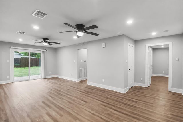 5105 Oak Avenue, Pasadena, TX 77503
