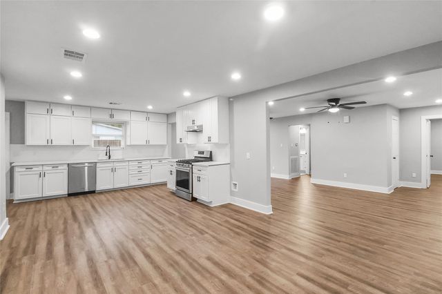 5105 Oak Avenue, Pasadena, TX 77503