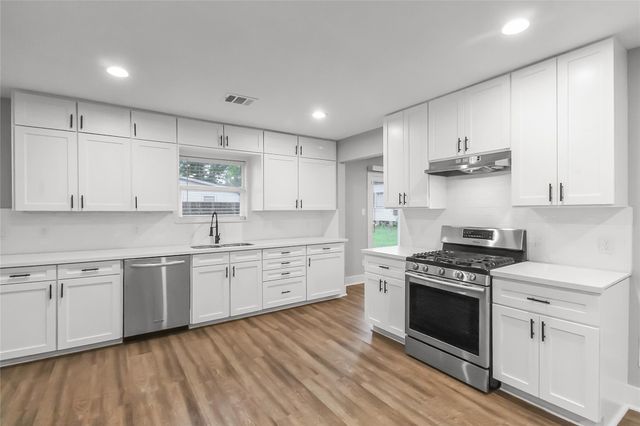 5105 Oak Avenue, Pasadena, TX 77503