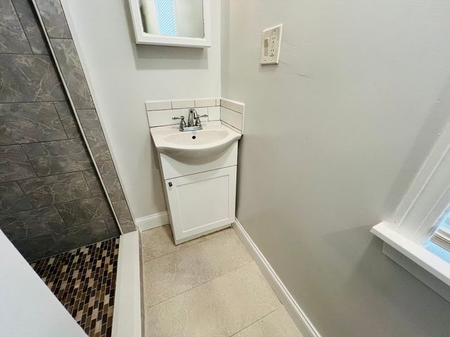 50 Cleveland Ave, Braintree, MA 02184