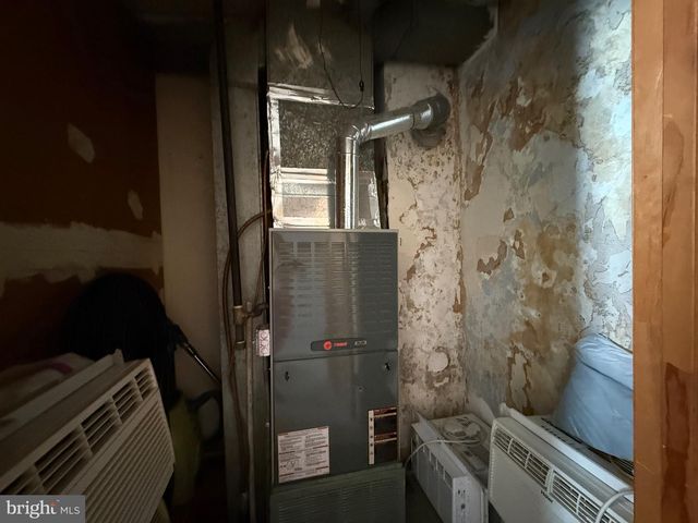 1631 SHAKESPEARE ST, Baltimore, MD 21231