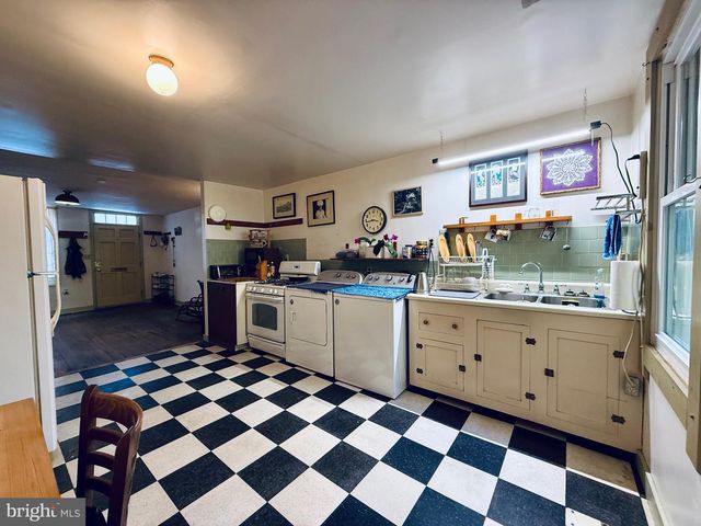 1631 SHAKESPEARE ST, Baltimore, MD 21231