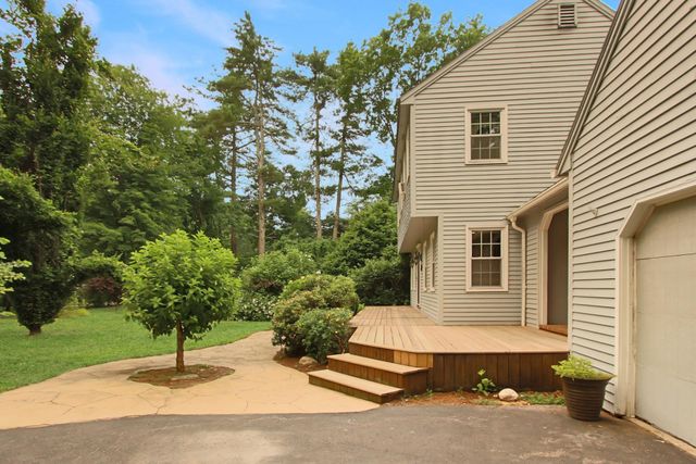 26 Ministerial Drive, Merrimack, NH 03054